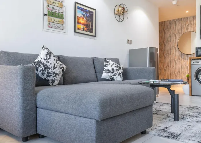 Cozy Studio With Dubai Water Canal View In Business Bay