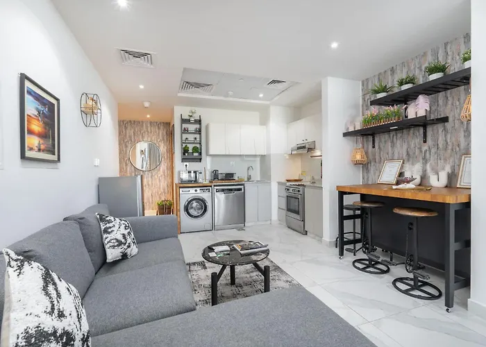 Cozy Studio With Dubai Water Canal View In Business Bay