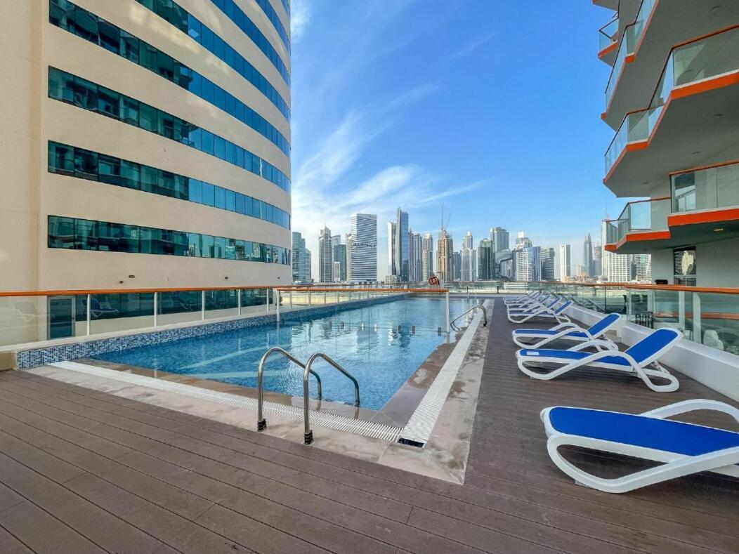 Cozy With Water Canal View In Business Bay Apartment
