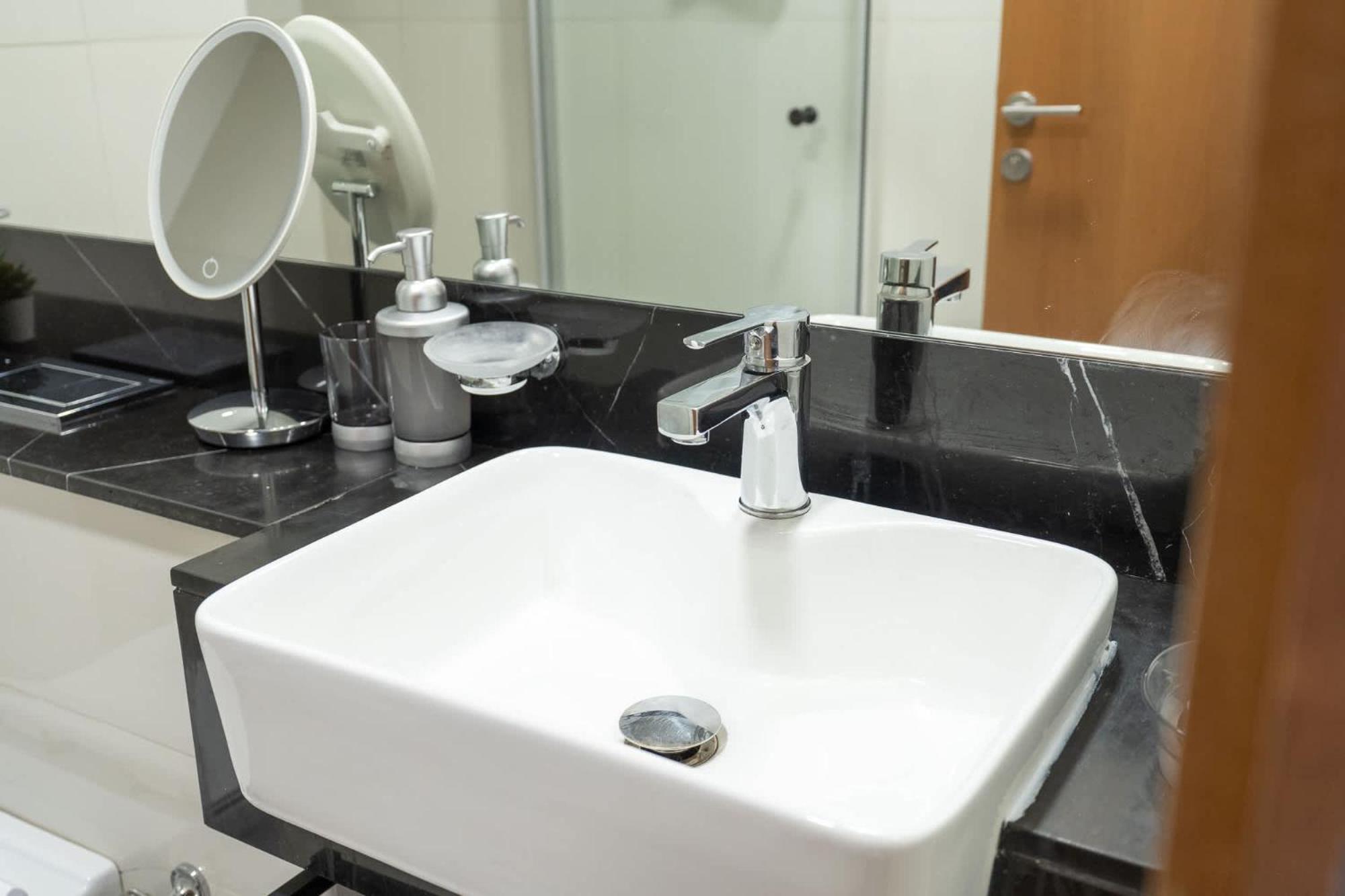 Cozy With Water Canal View In Business Bay Apartment *