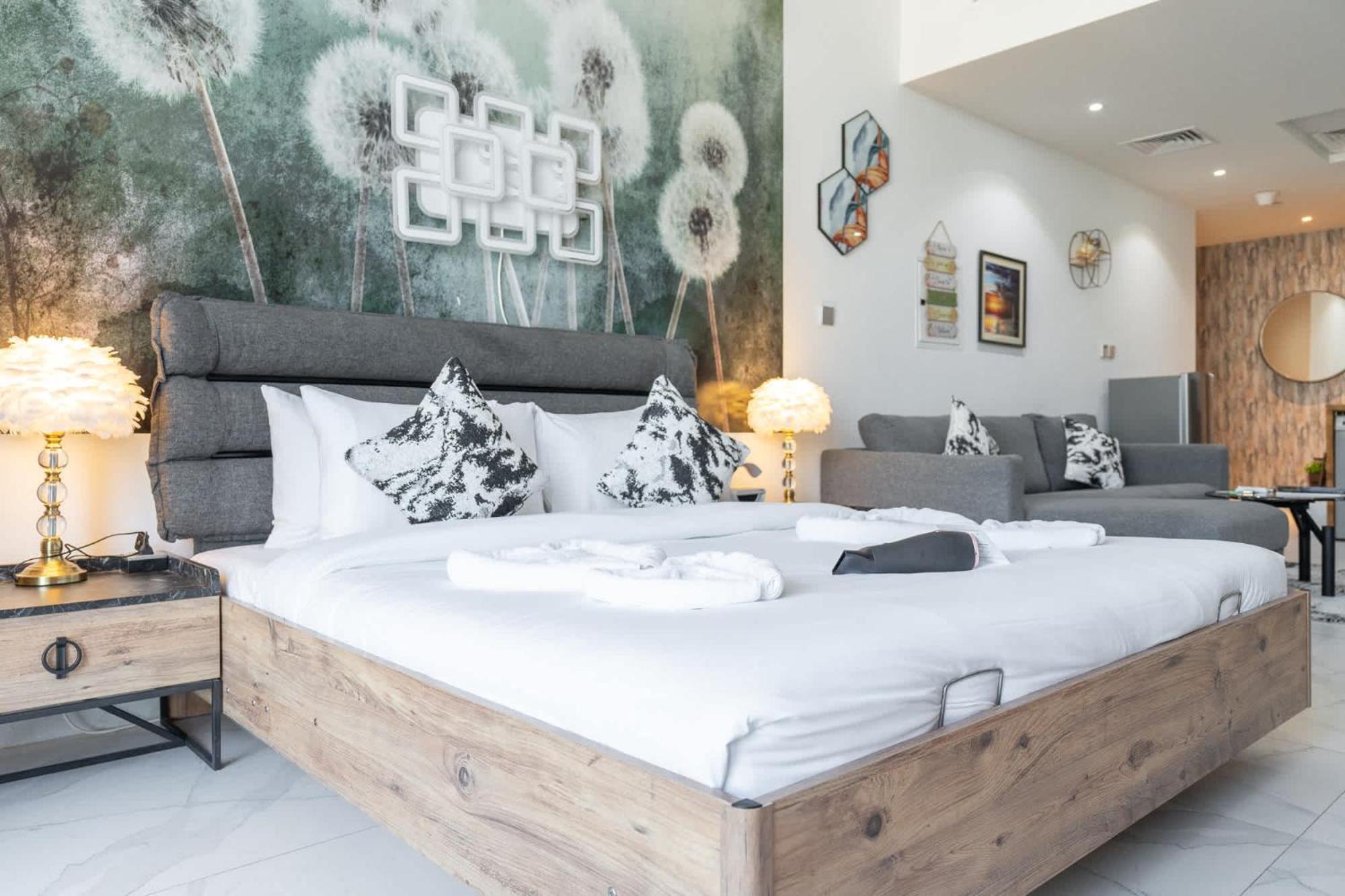 Cozy With Water Canal View In Business Bay *