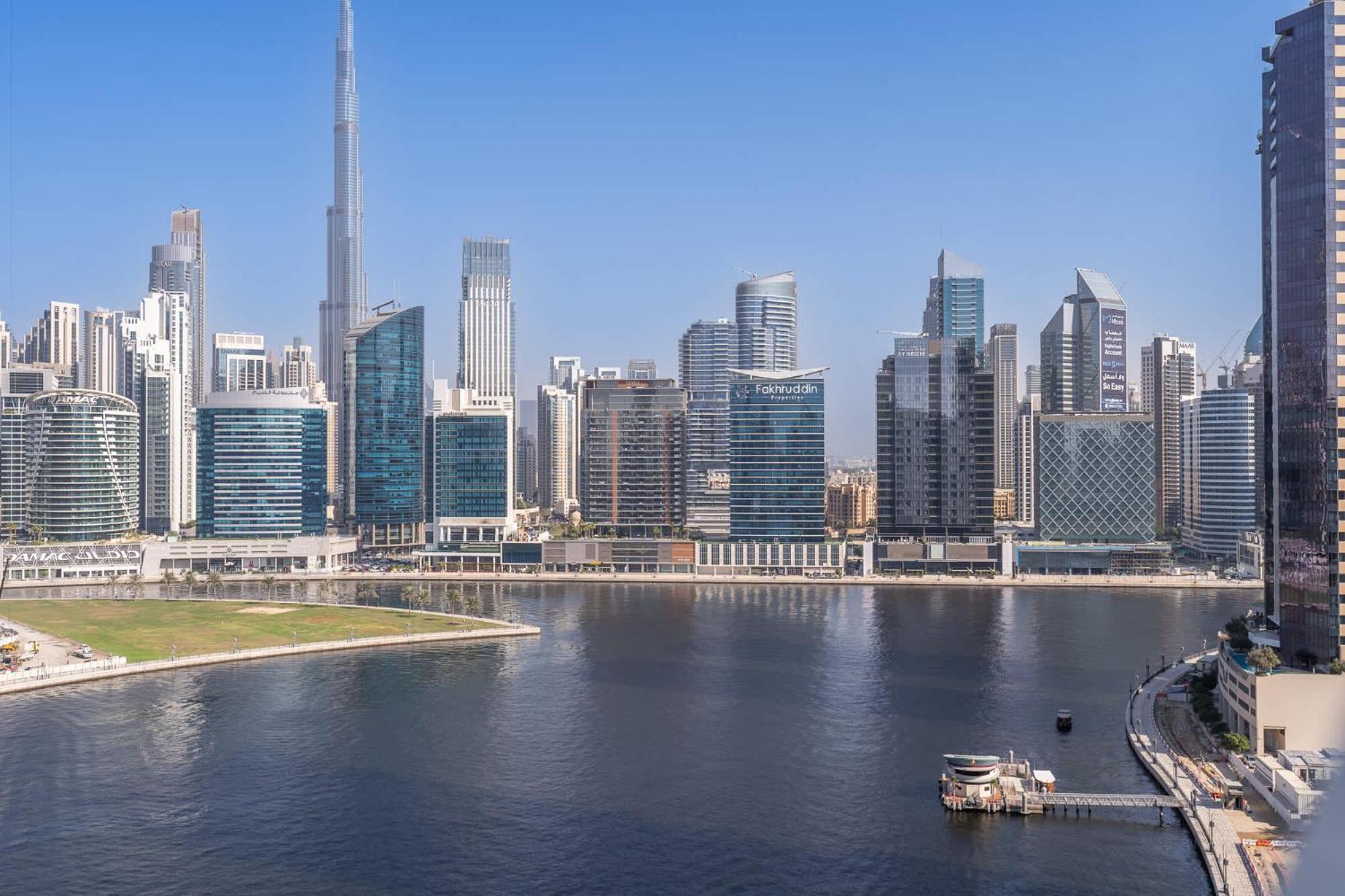 Apartment Cozy With Water Canal View In Business Bay *