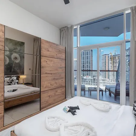 Cozy Studio With Dubai Water Canal View In Business Bay Exterior photo